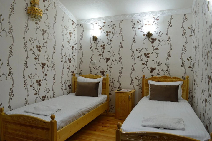 Room 3 of 8