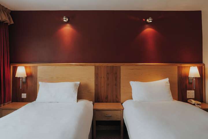 Room 43 of 93