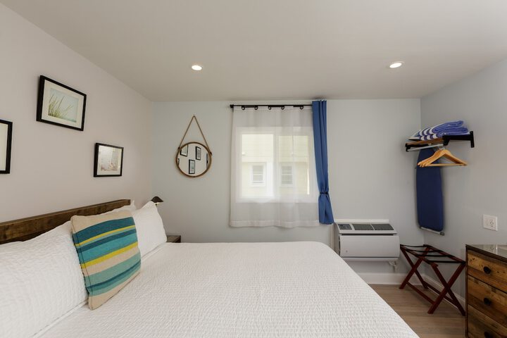 Room 18 of 121