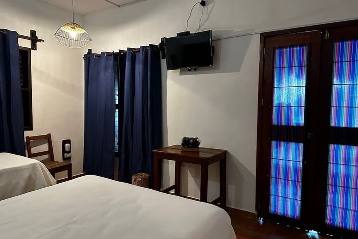 Room 10 of 33