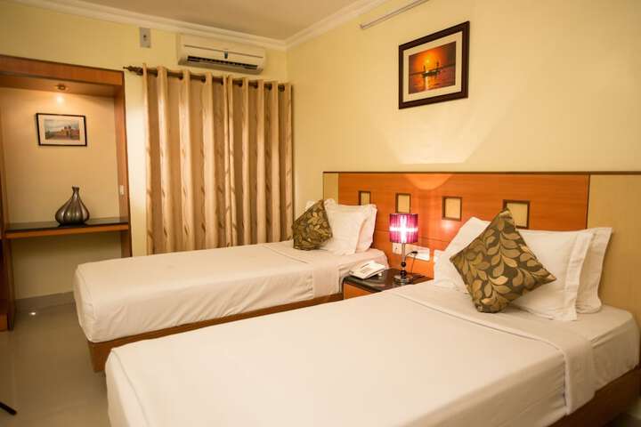 Room 4 of 36