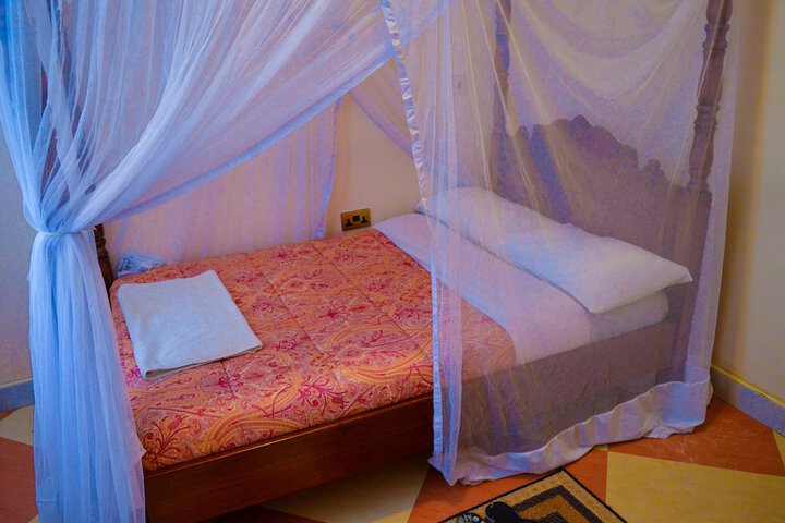 Room 10 of 43