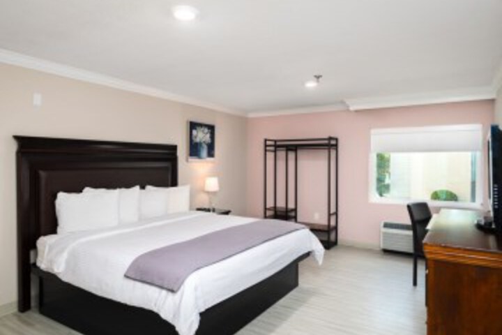 Room 6 of 23