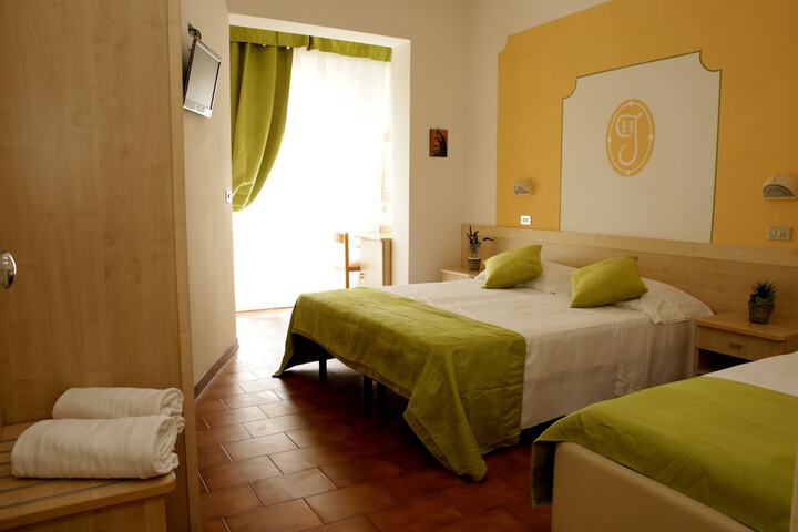 Room 16 of 35