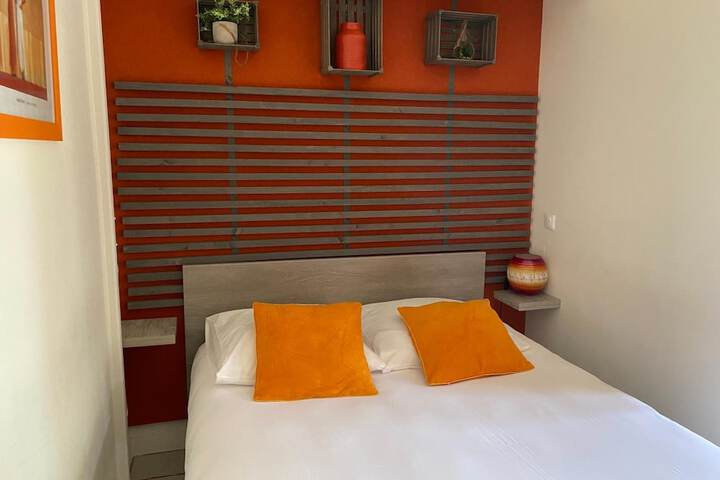 Room 10 of 62