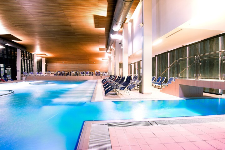Pool 65 of 165