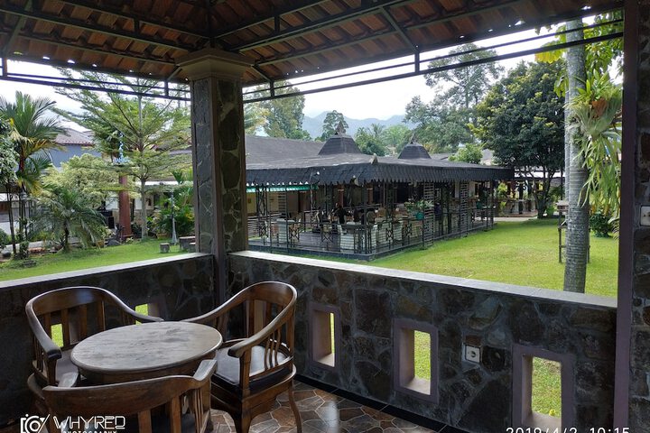 Terrace/Patio 16 of 17