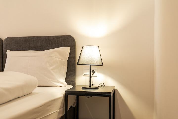 Room 6 of 87