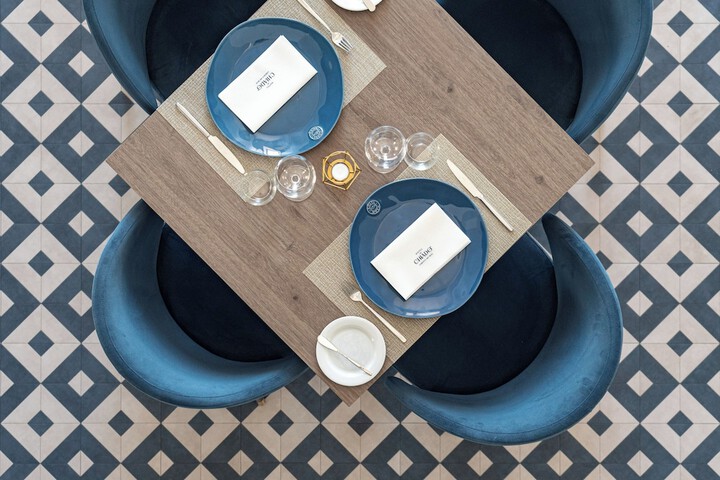 Dining 34 of 95