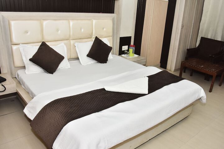 Room 9 of 22