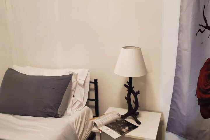 Room 52 of 71