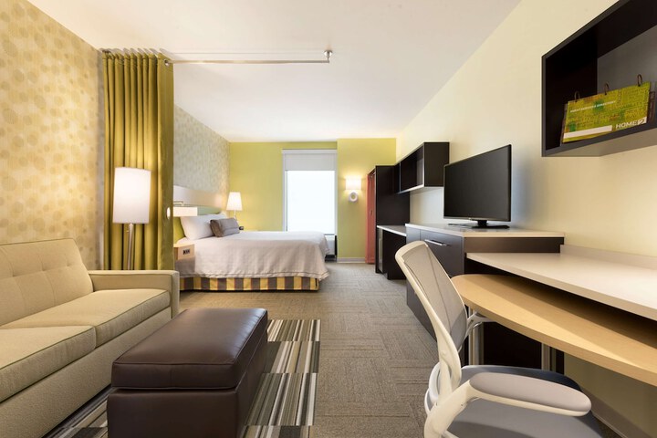 1 King Bed Studio Suite (9 of 11)