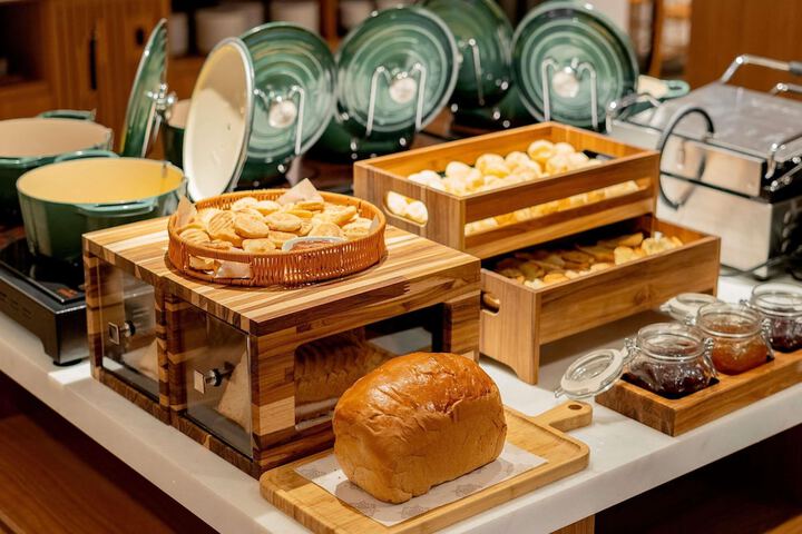 Breakfast/Coffee Service 107 of 162
