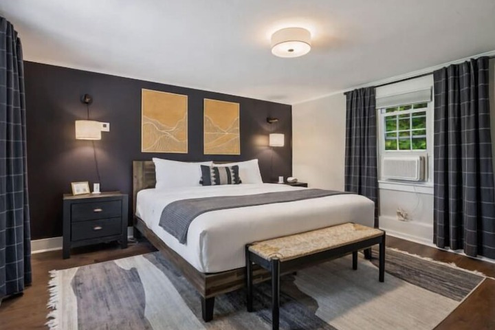 Room 105 of 431