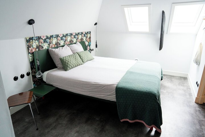 Room 9 of 50