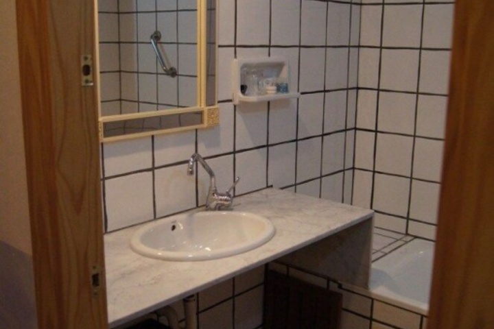 Room 8 of 14