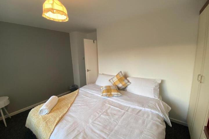 Spacious Luxurious Serviced Accommodation 3