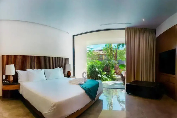 Room 3 of 15