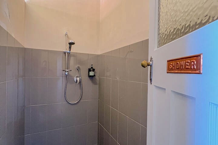 Room 9 of 19