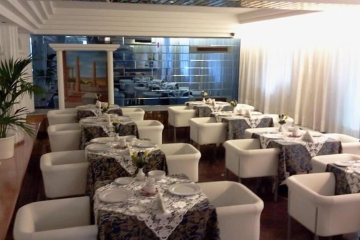 Dining Photos