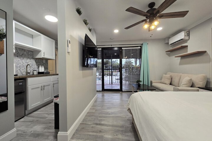 Room 18 of 32