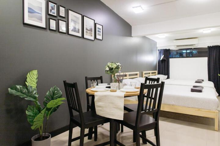 Image of T1 Large Room Full kitchen 1 minute to BTS