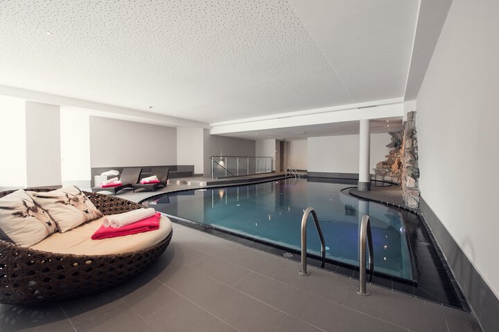 Pool 35 of 85