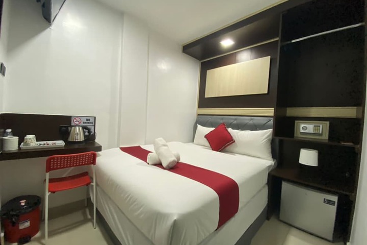 Room 12 of 26