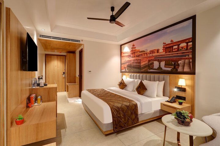 Room 17 of 36