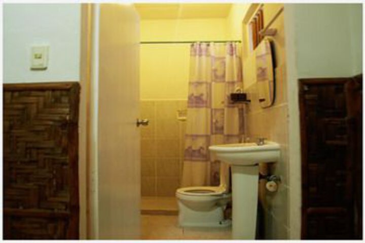 Room 6 of 124