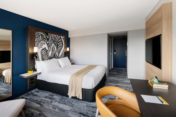 Room 14 of 127