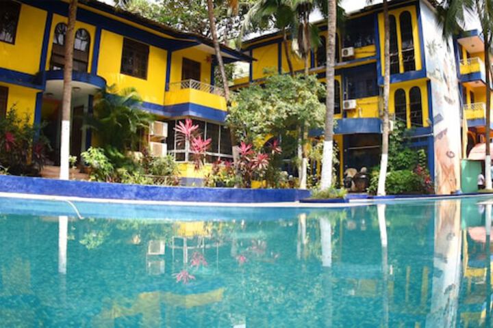 Pool 44 of 58