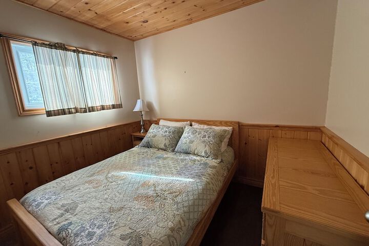 Room 8 of 33