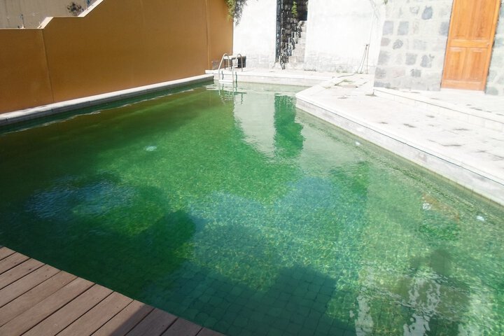 Pool 21 of 33