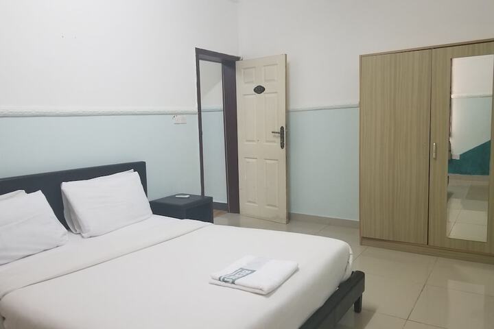 Room 27 of 71