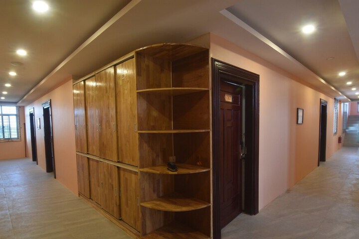Ballroom/Hall 39 of 43