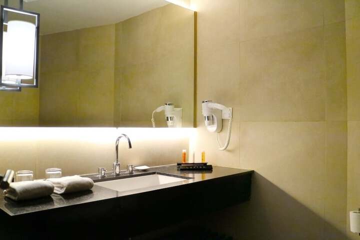 Room 16 of 47