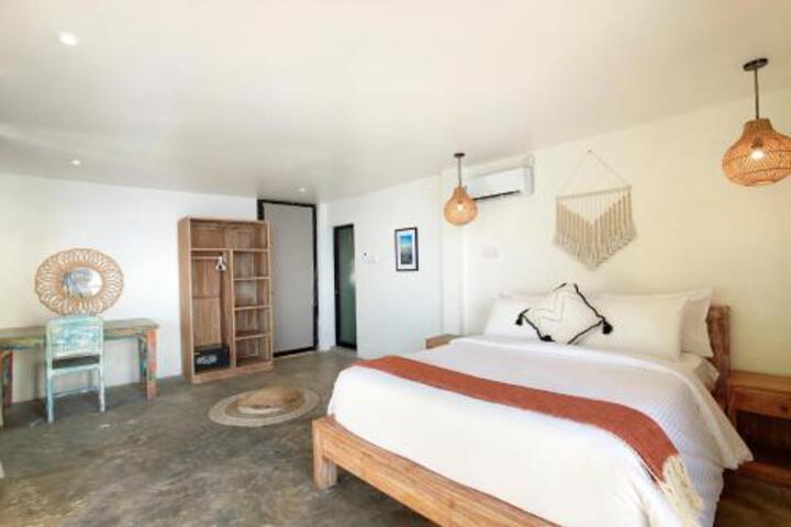 Room 9 of 35