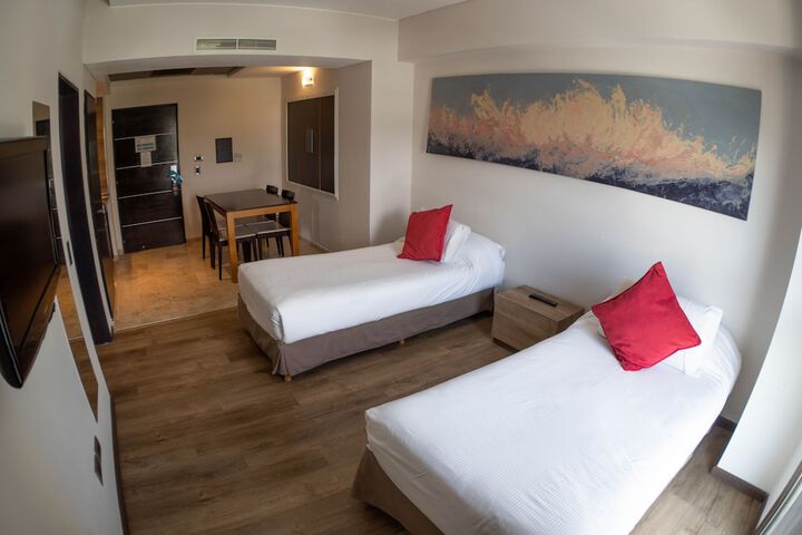 Room 9 of 31