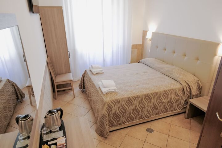 Room 32 of 63