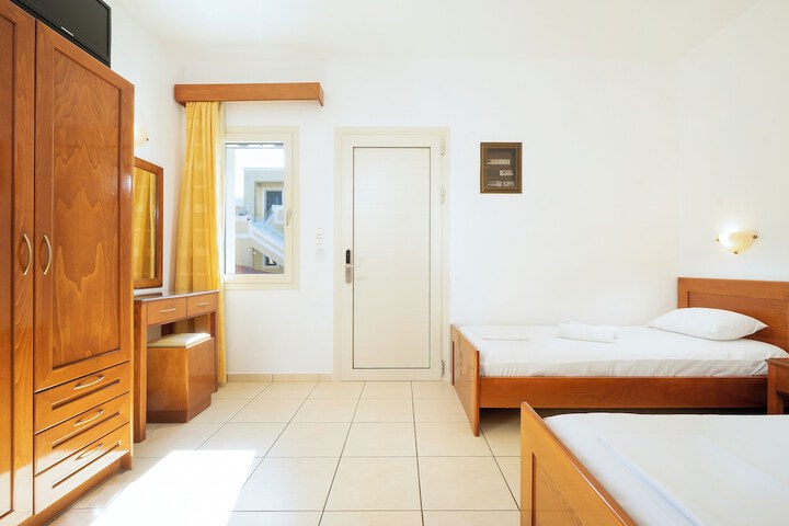 Room 80 of 128