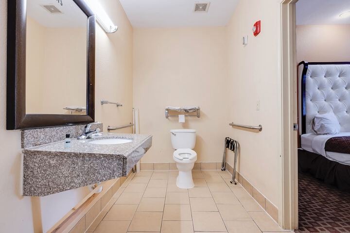 Room 40 of 48