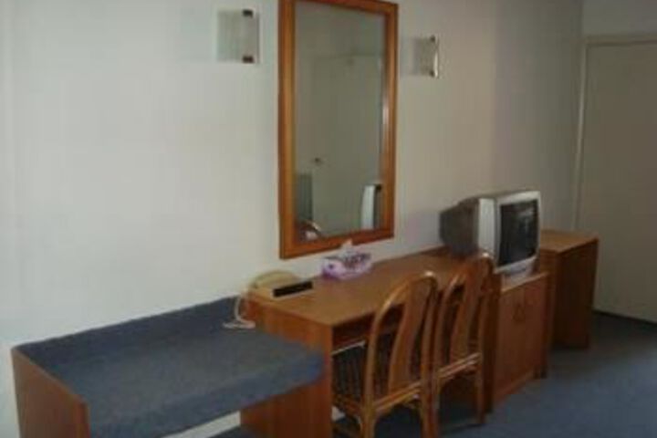 Room 5 of 10