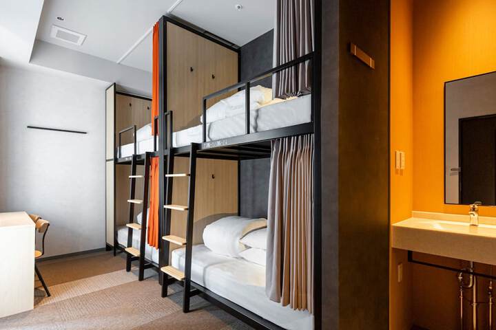 Room 13 of 51
