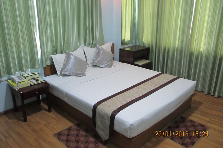 Room 16 of 34