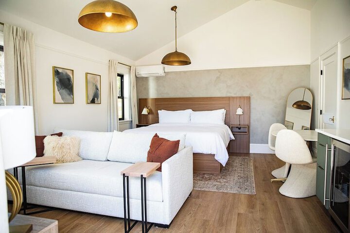 Room 16 of 37