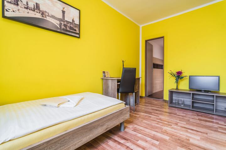 Room 5 of 20