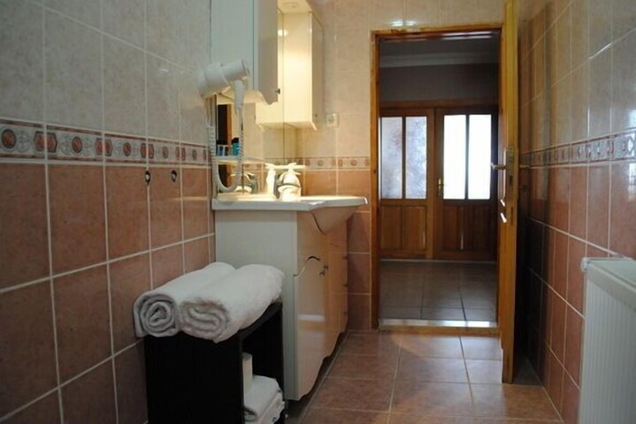Room 10 of 23