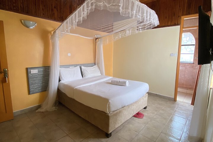 Room 6 of 29