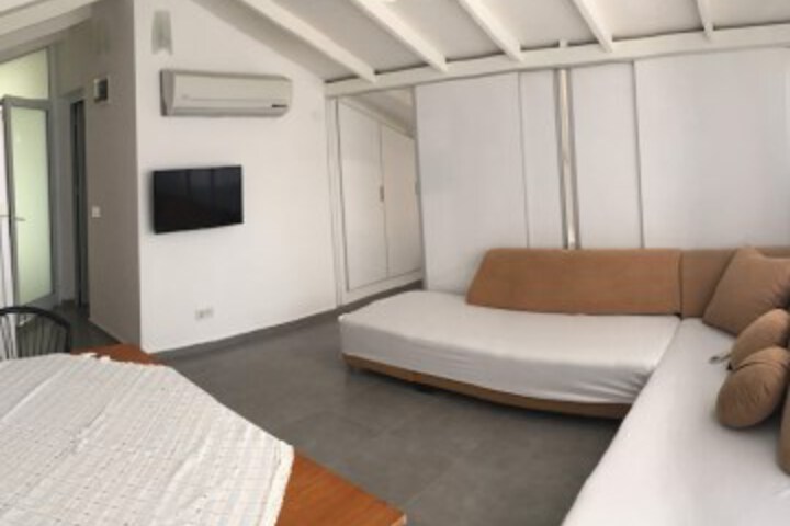 Room 30 of 85